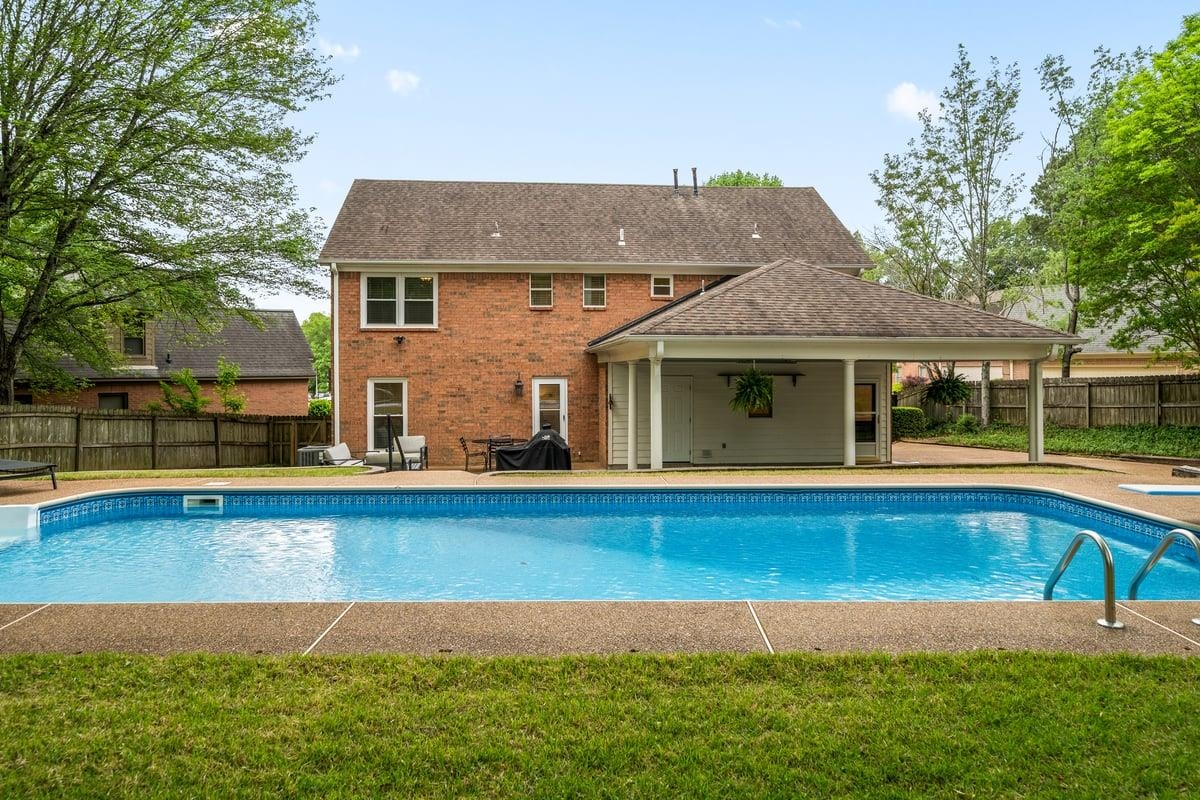 150 LEAF TRAIL CT