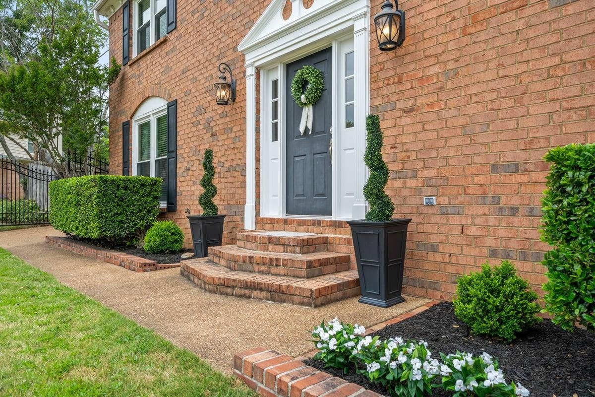 150 LEAF TRAIL CT
