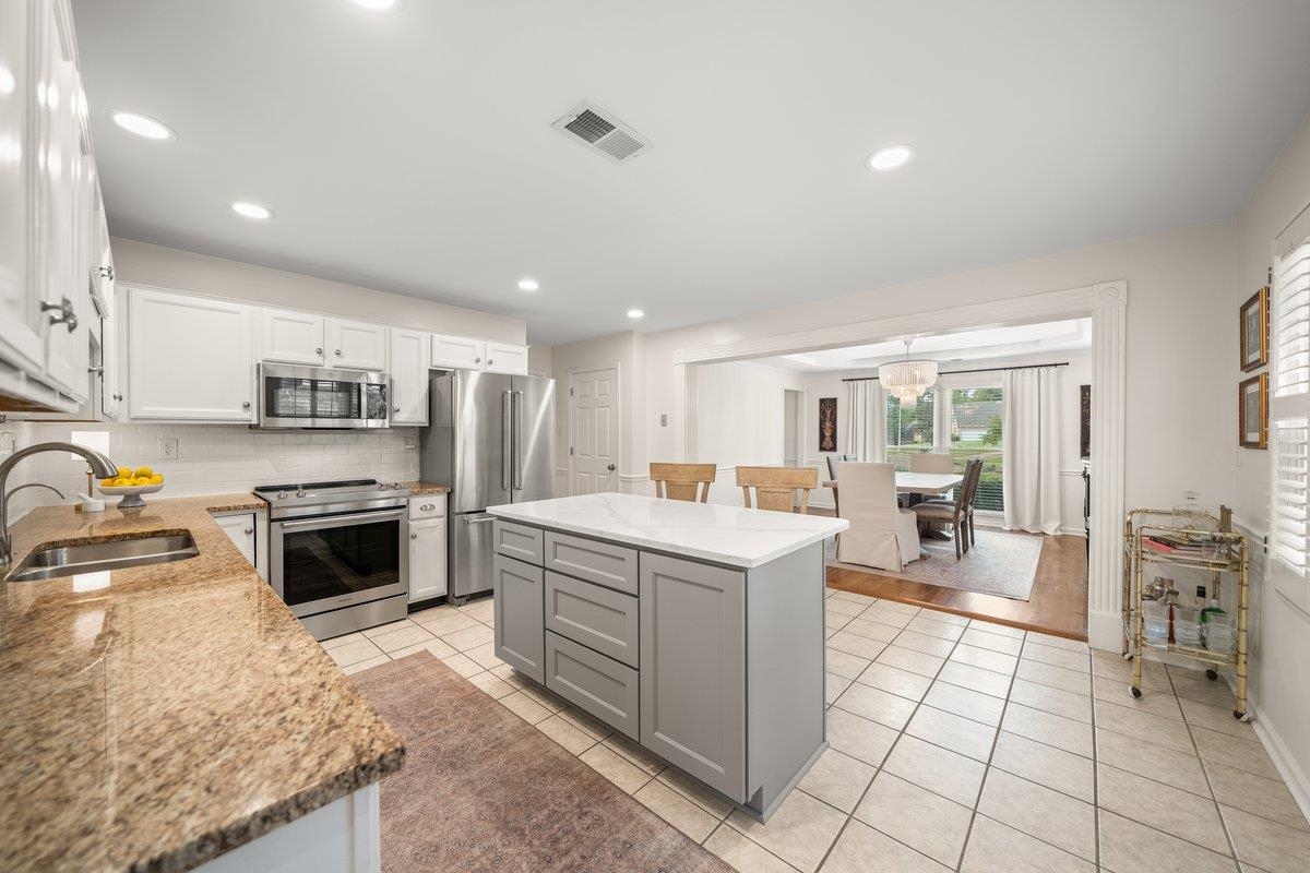 150 LEAF TRAIL CT