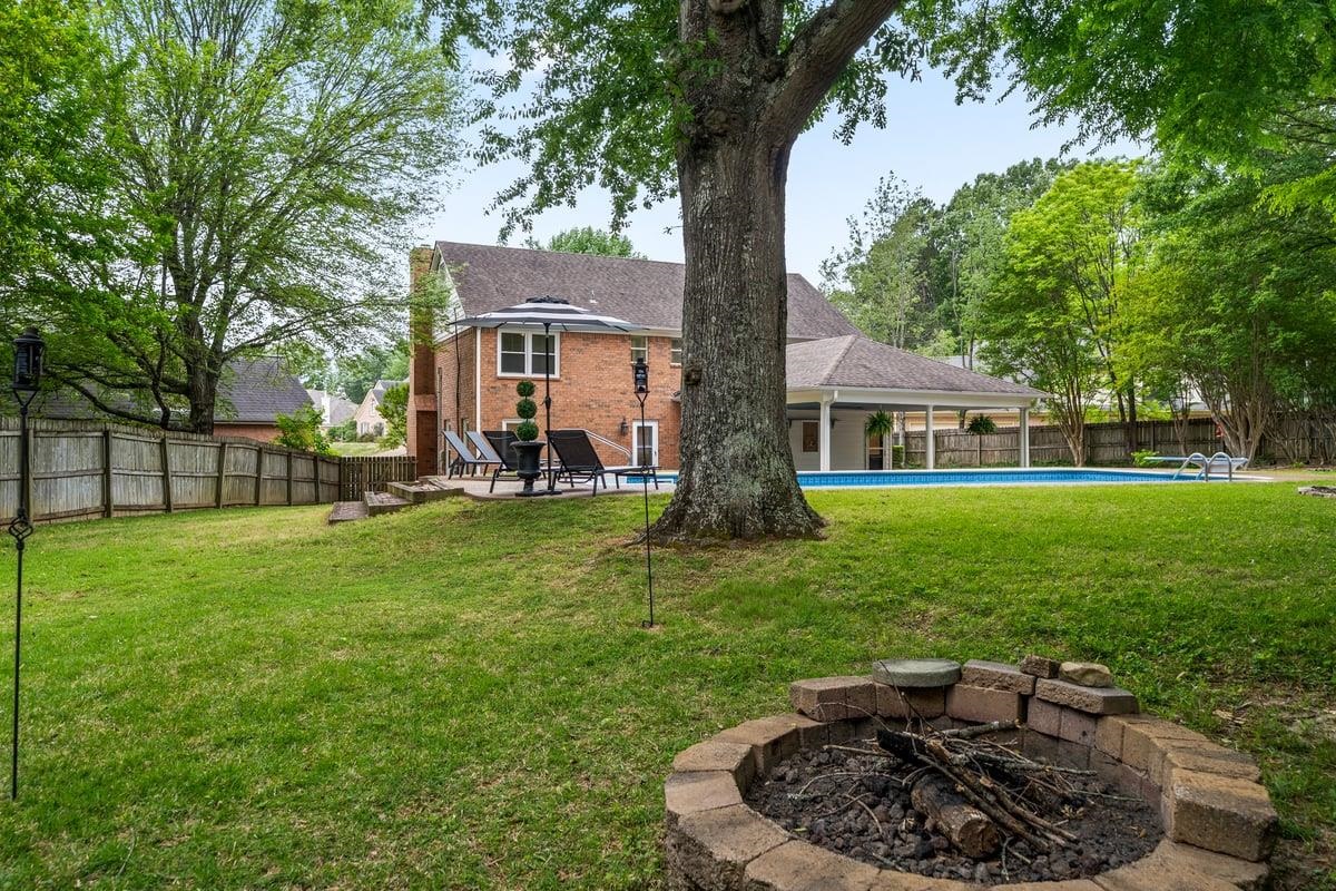 150 LEAF TRAIL CT