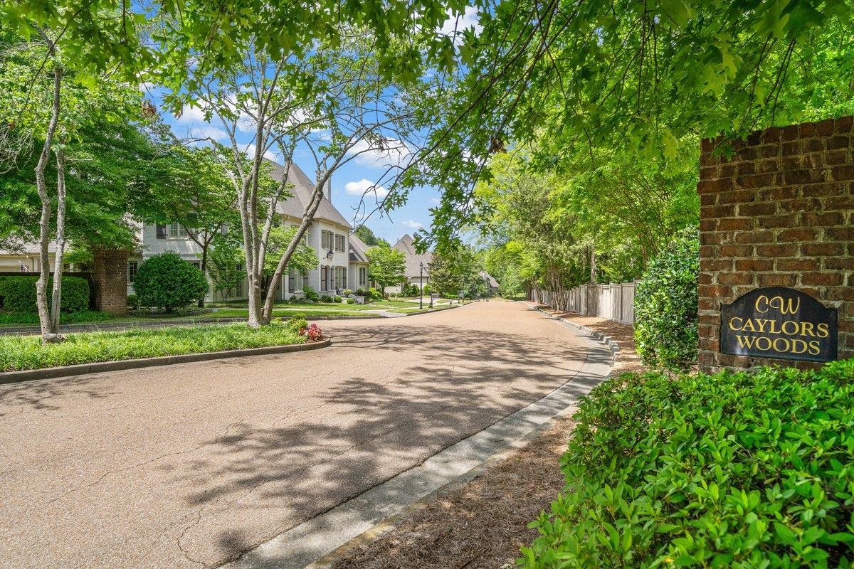 2301 CAYLORS WOODS CV