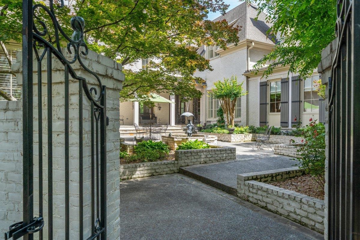 2301 CAYLORS WOODS CV