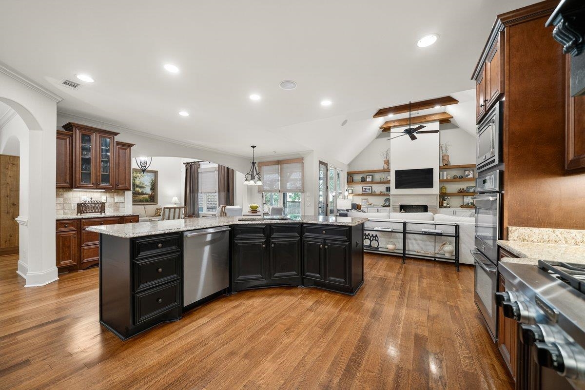 8441 POPLAR PIKE