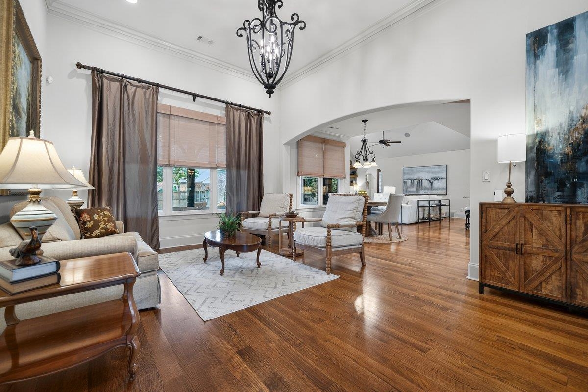 8441 POPLAR PIKE