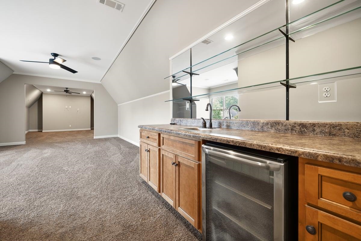 8441 POPLAR PIKE