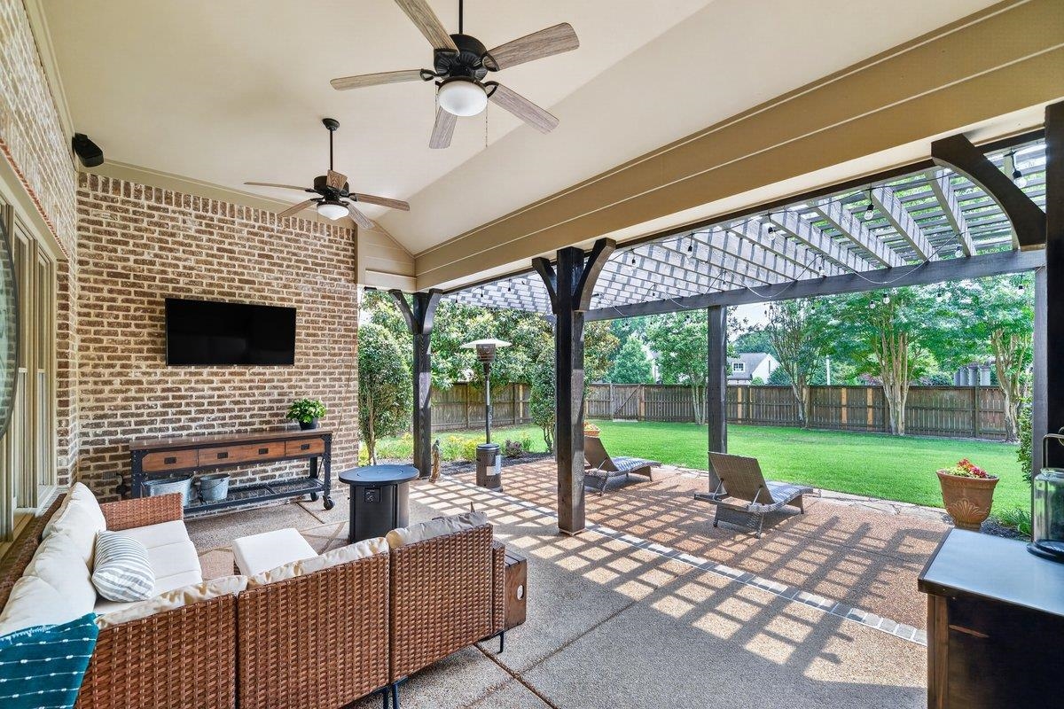 8441 POPLAR PIKE