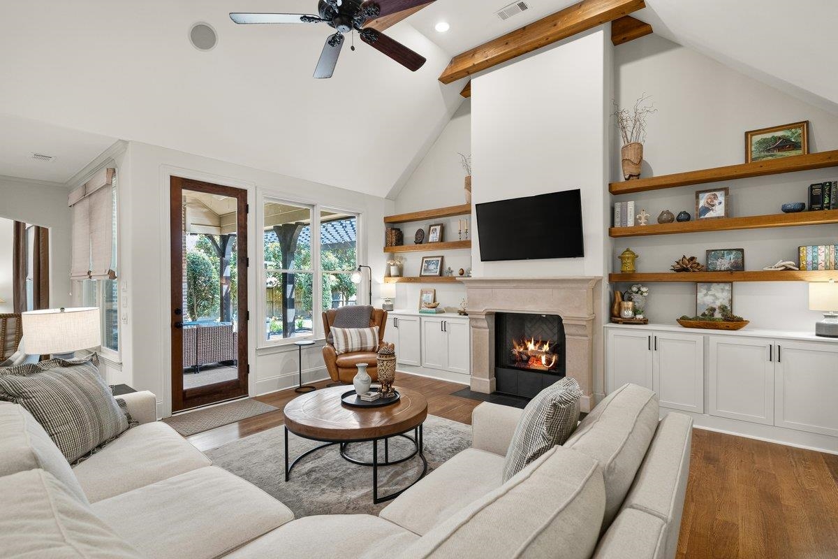 8441 POPLAR PIKE