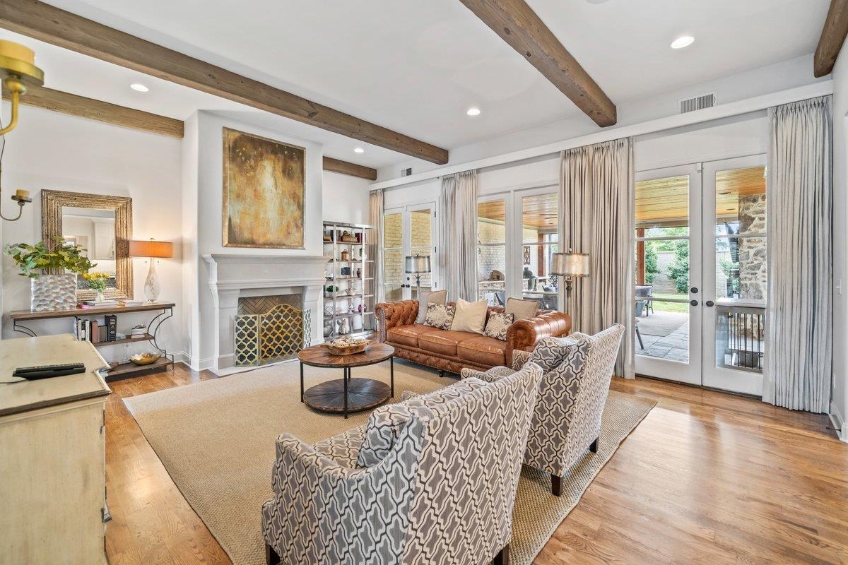 1251 S DUBRAY PL