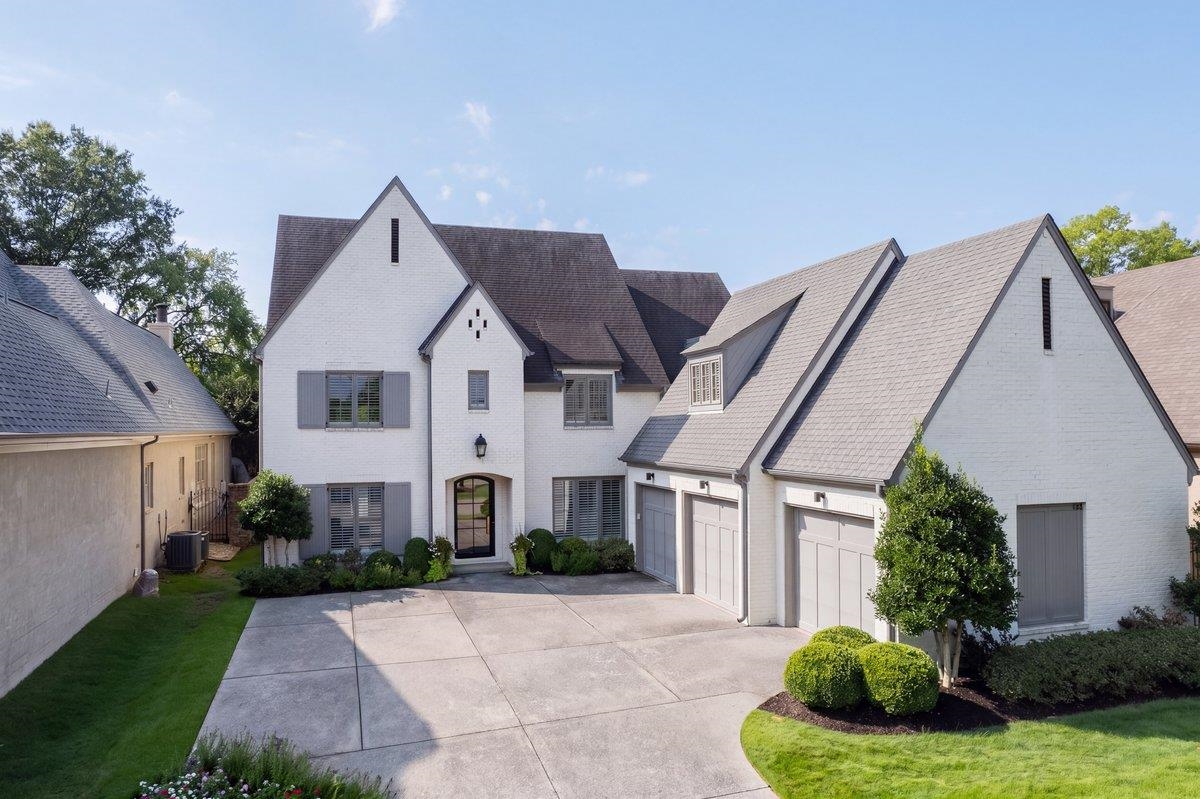 1251 S DUBRAY PL