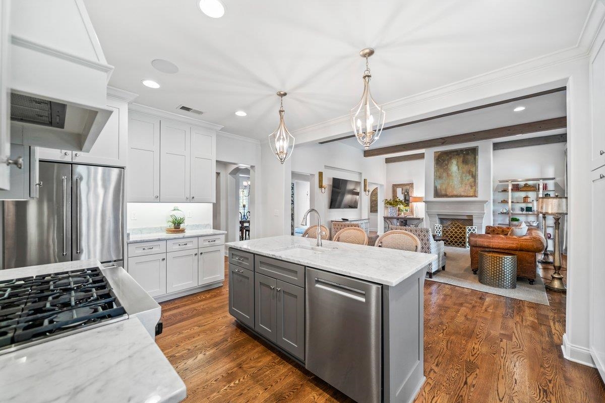 1251 S DUBRAY PL