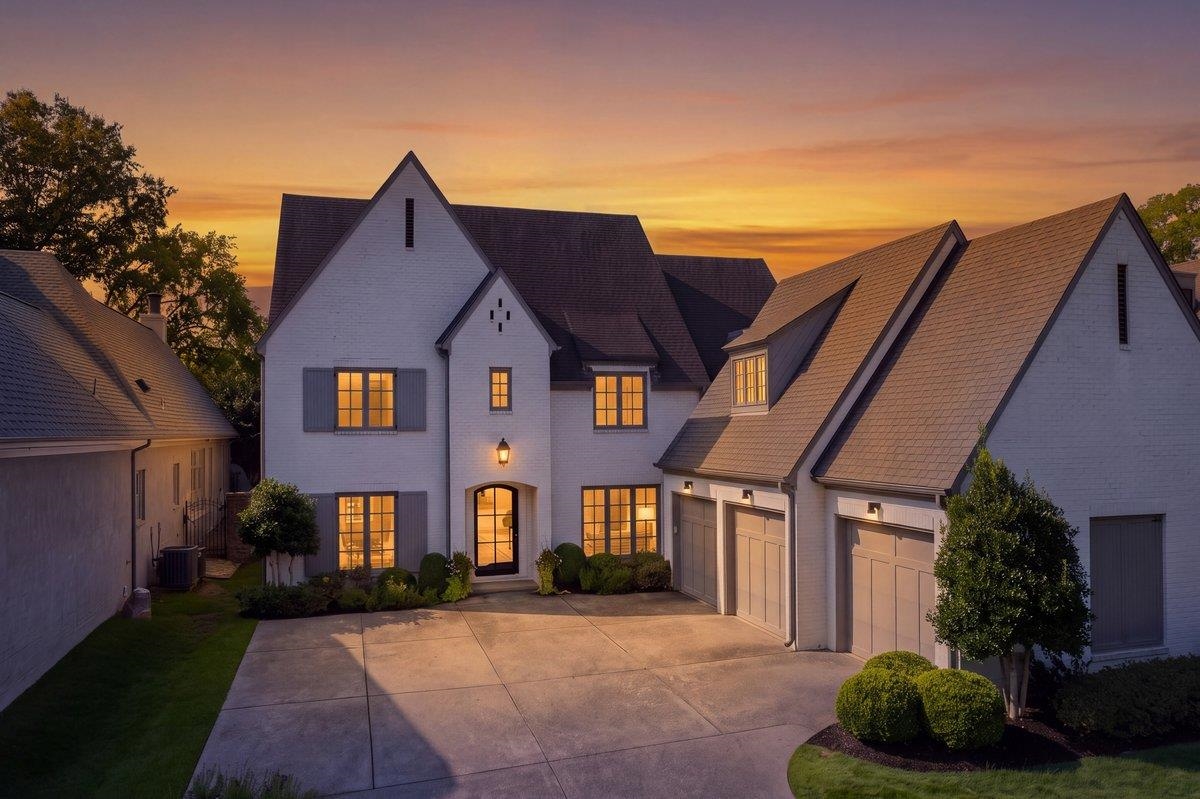 1251 S DUBRAY PL