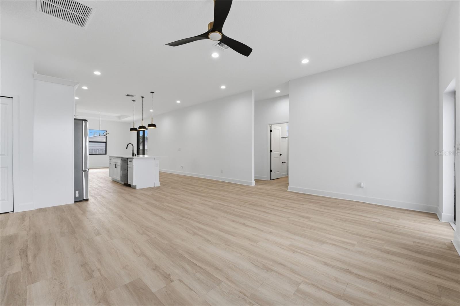 17049 HILLSBOROUGH BLVD