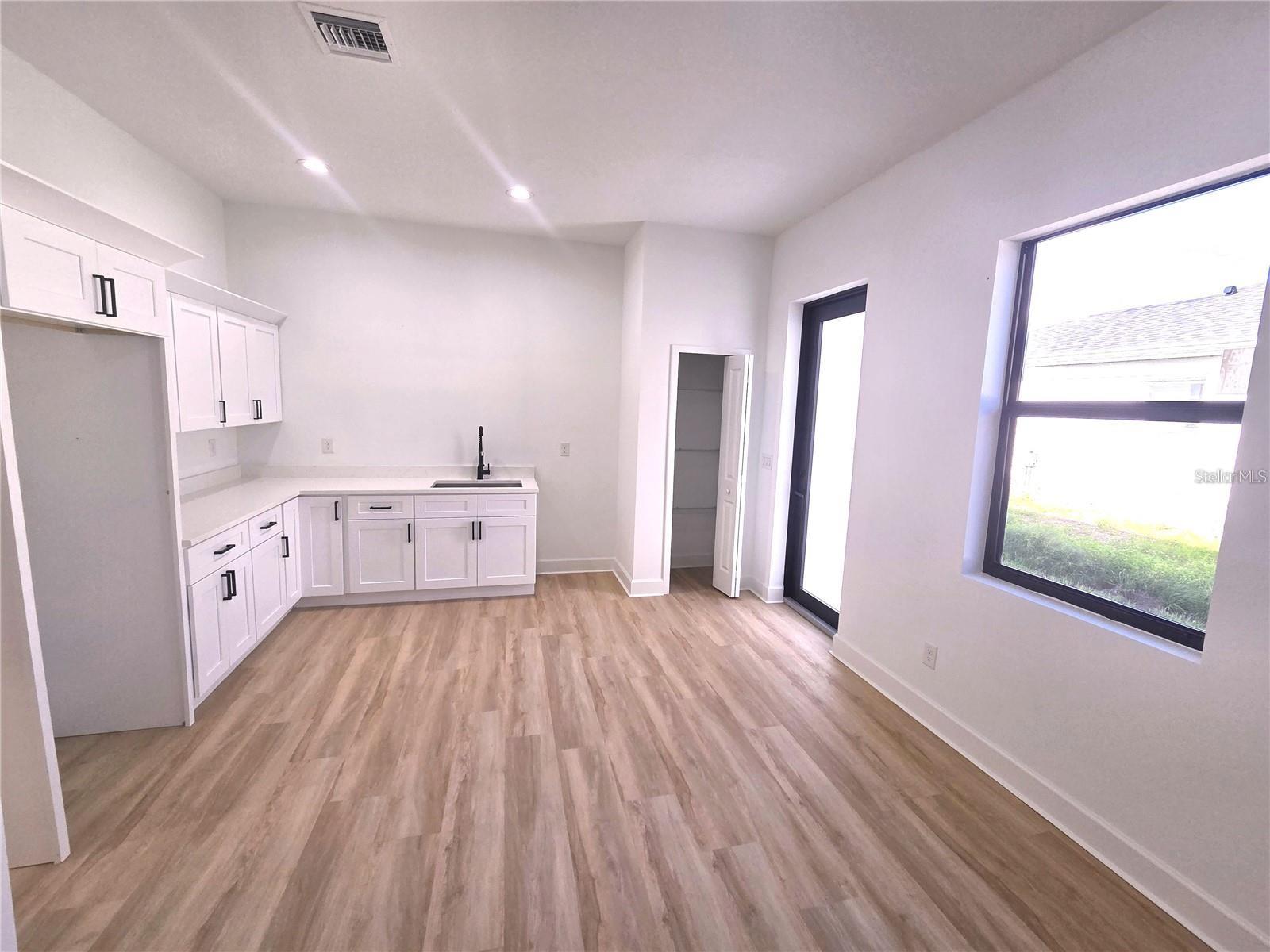 17049 HILLSBOROUGH BLVD