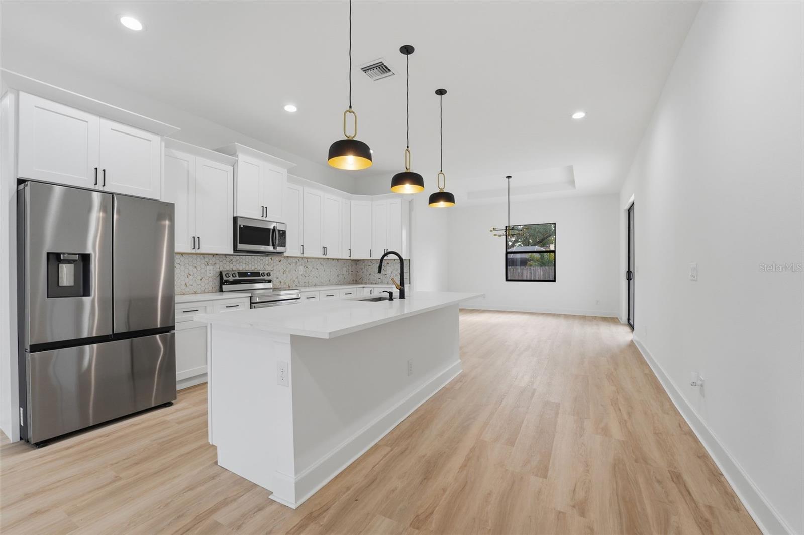 17049 HILLSBOROUGH BLVD