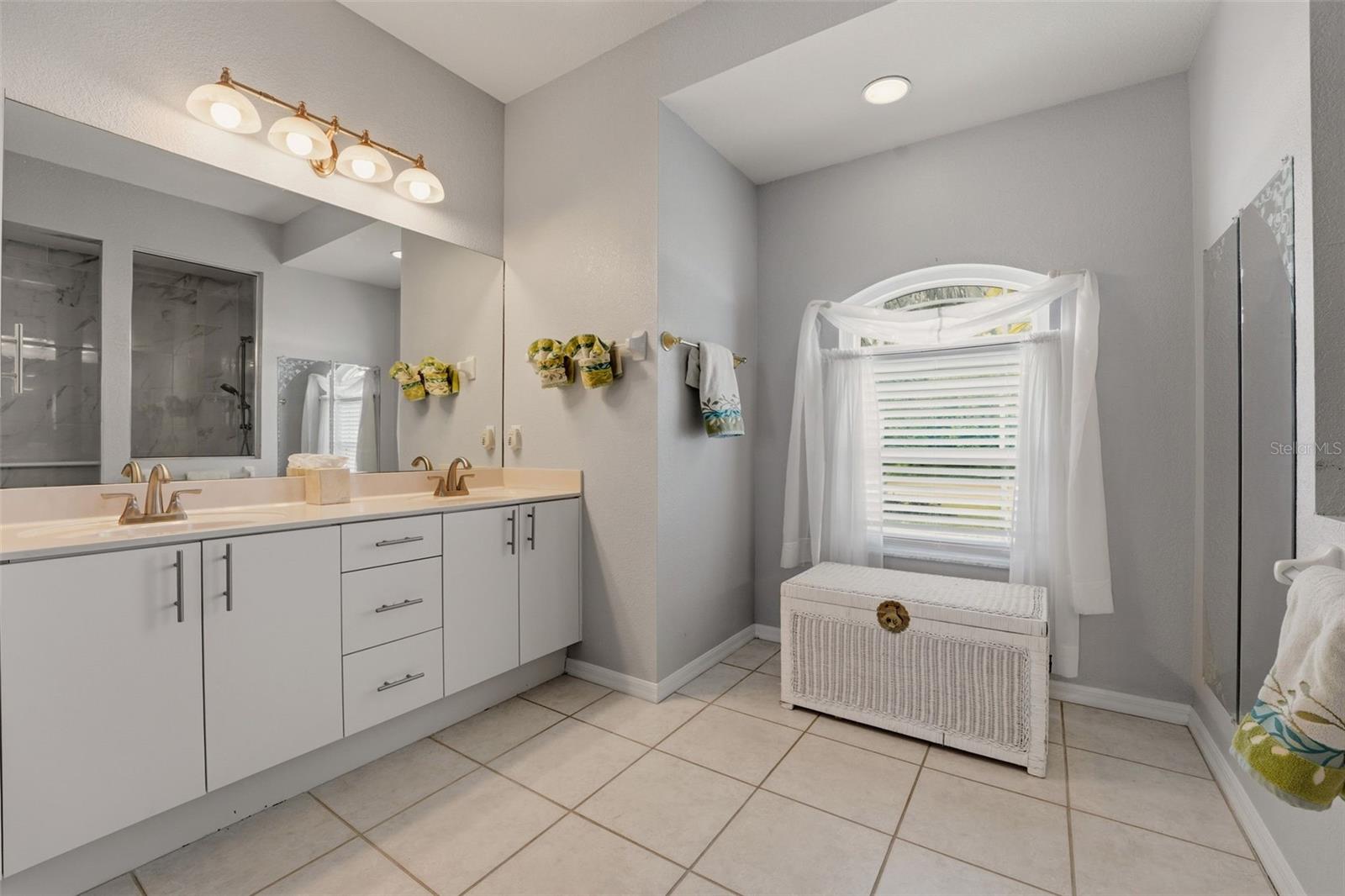 3974 S CHAMBERLAIN BLVD