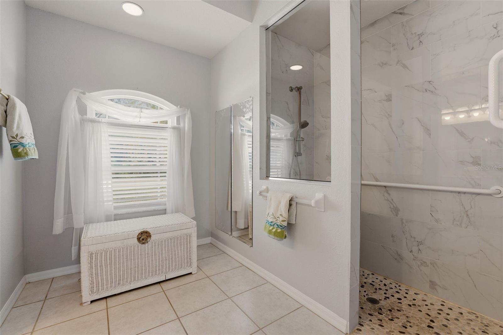 3974 S CHAMBERLAIN BLVD