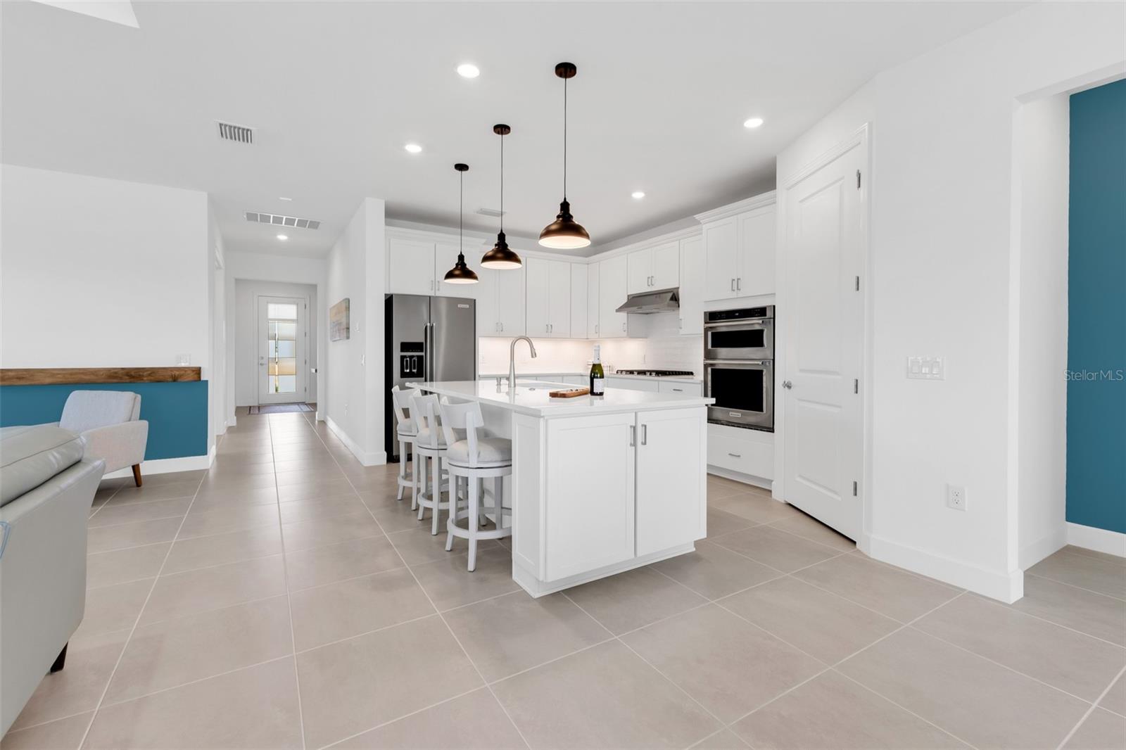 4400 LAKESIDE GROVE PL