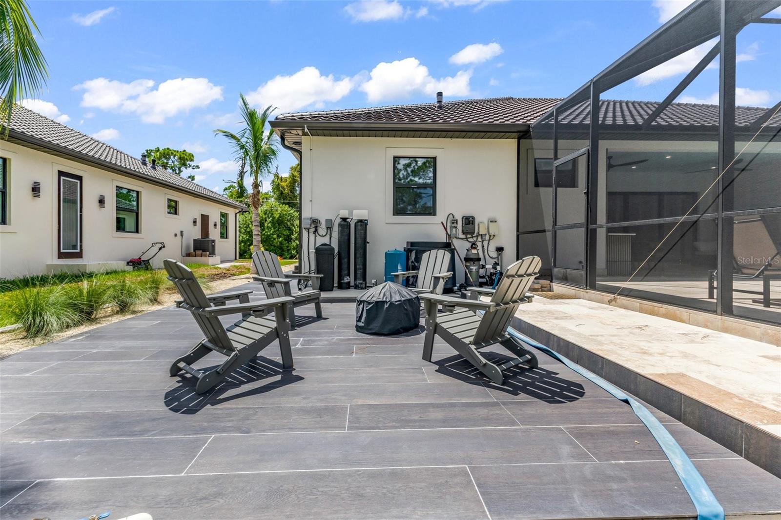 115 SOLANA ST
