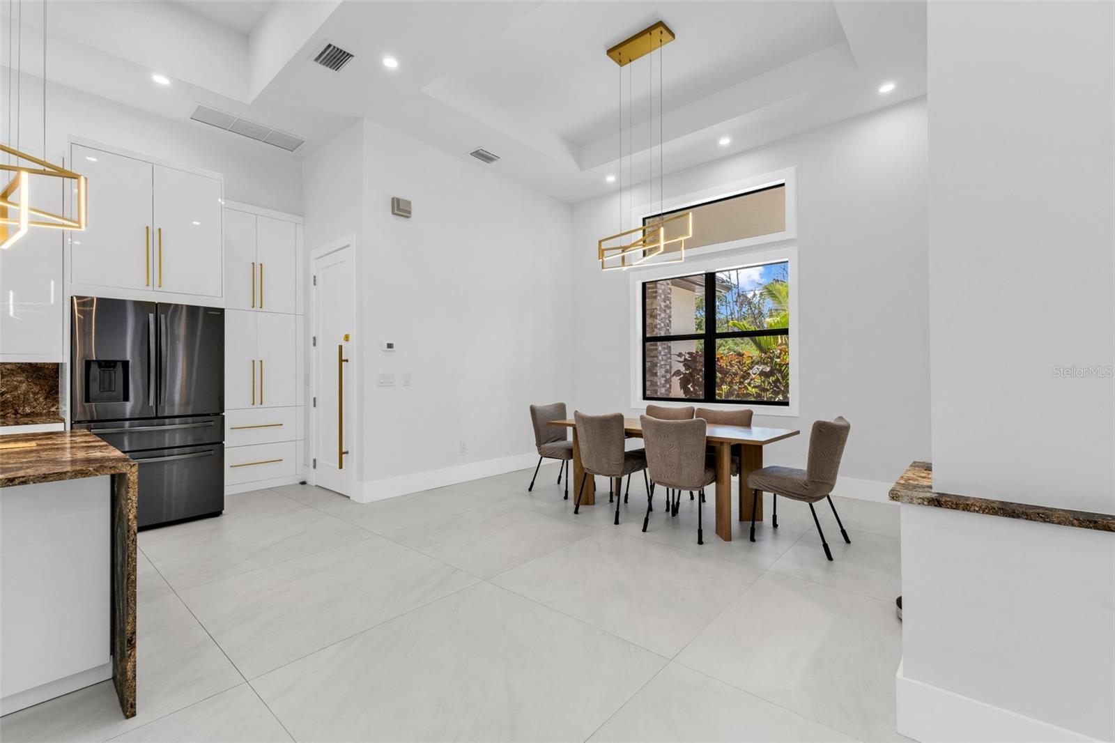 115 SOLANA ST