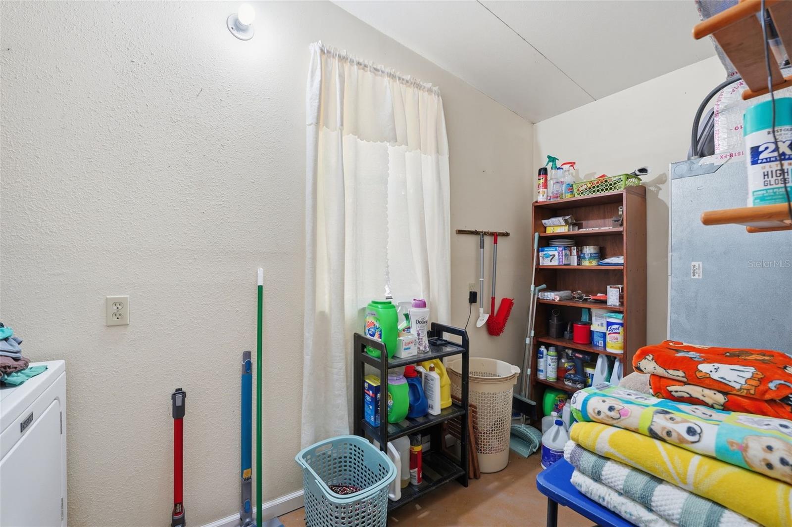 1135 NW PINE CREEK AVE