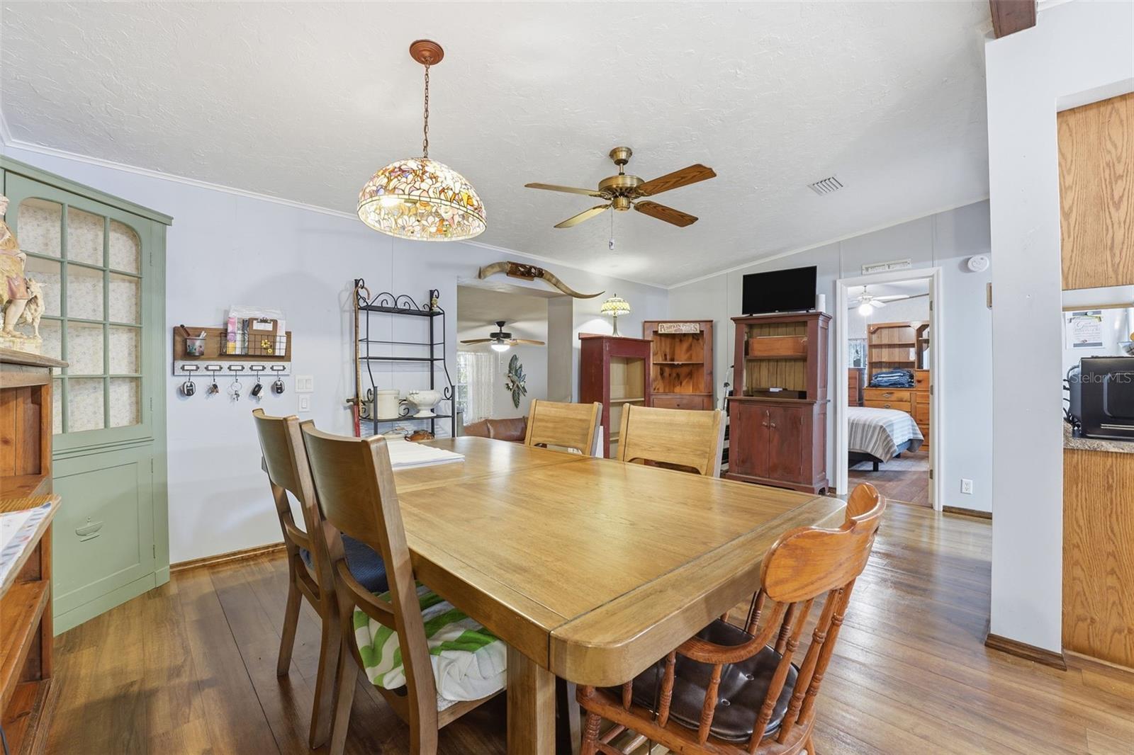 1135 NW PINE CREEK AVE