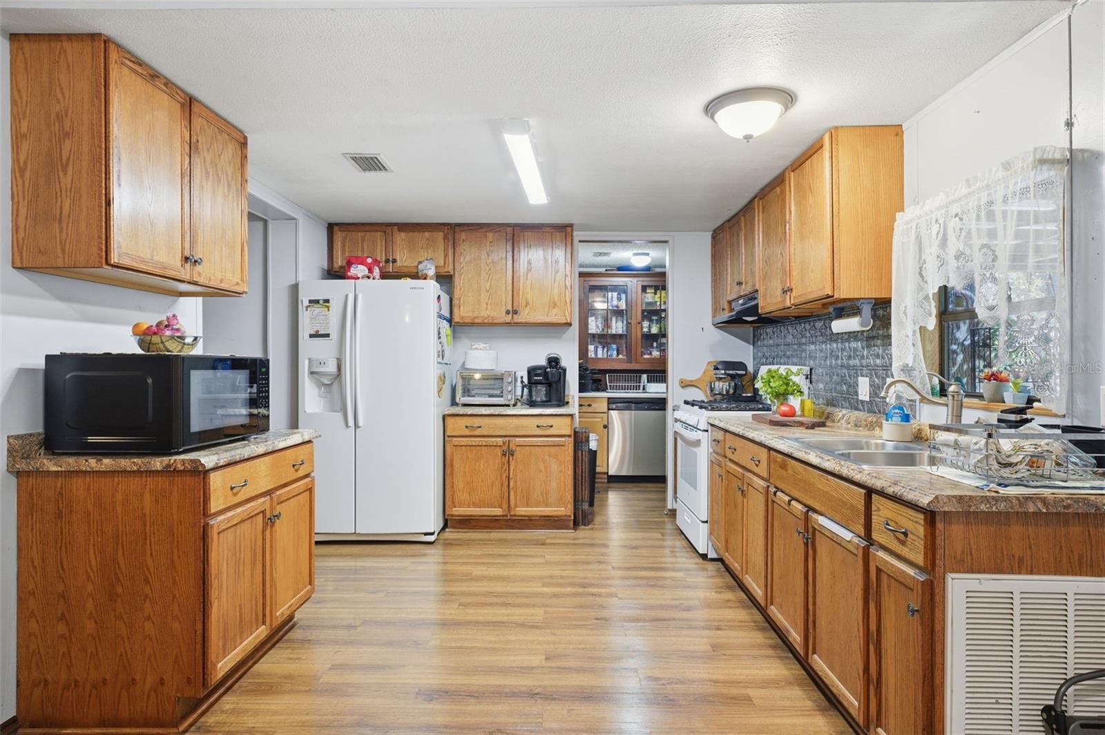 1135 NW PINE CREEK AVE