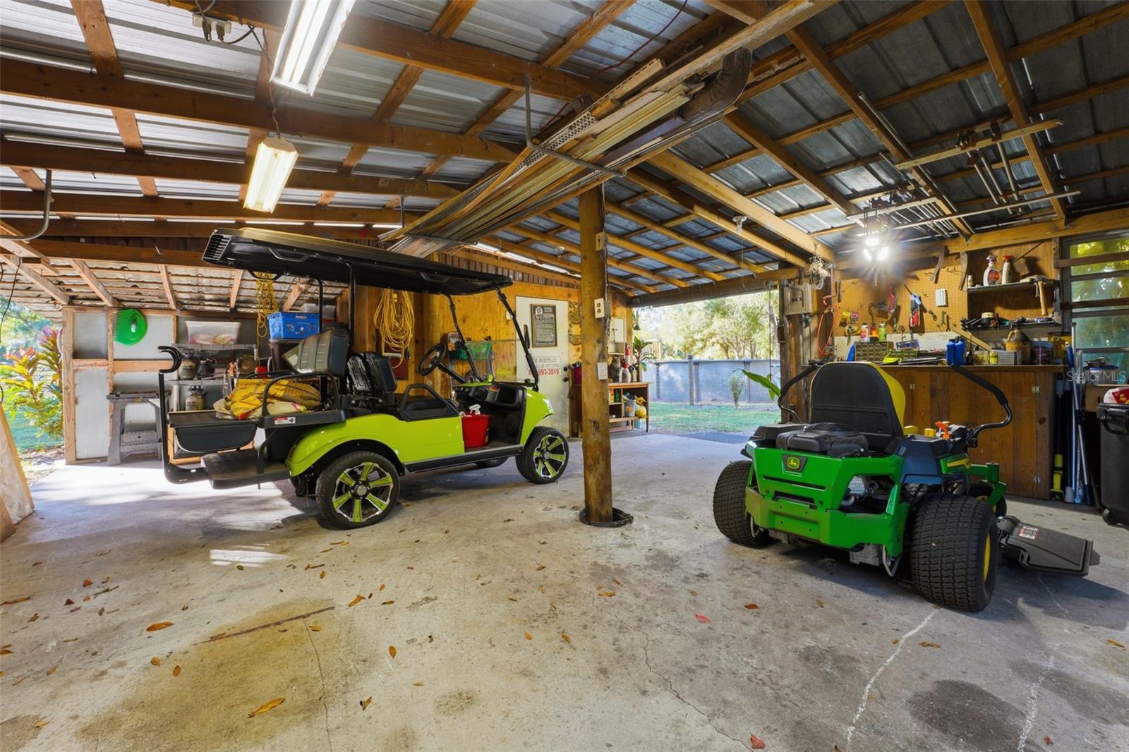 1135 NW PINE CREEK AVE