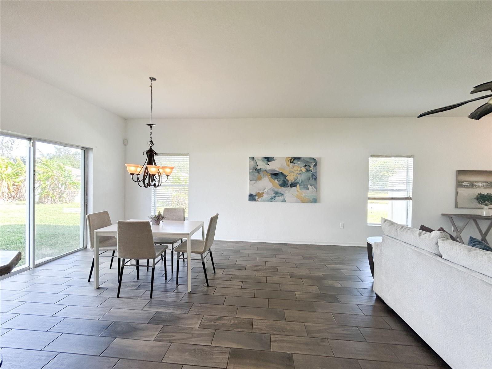 2870 STONEWOOD CIR