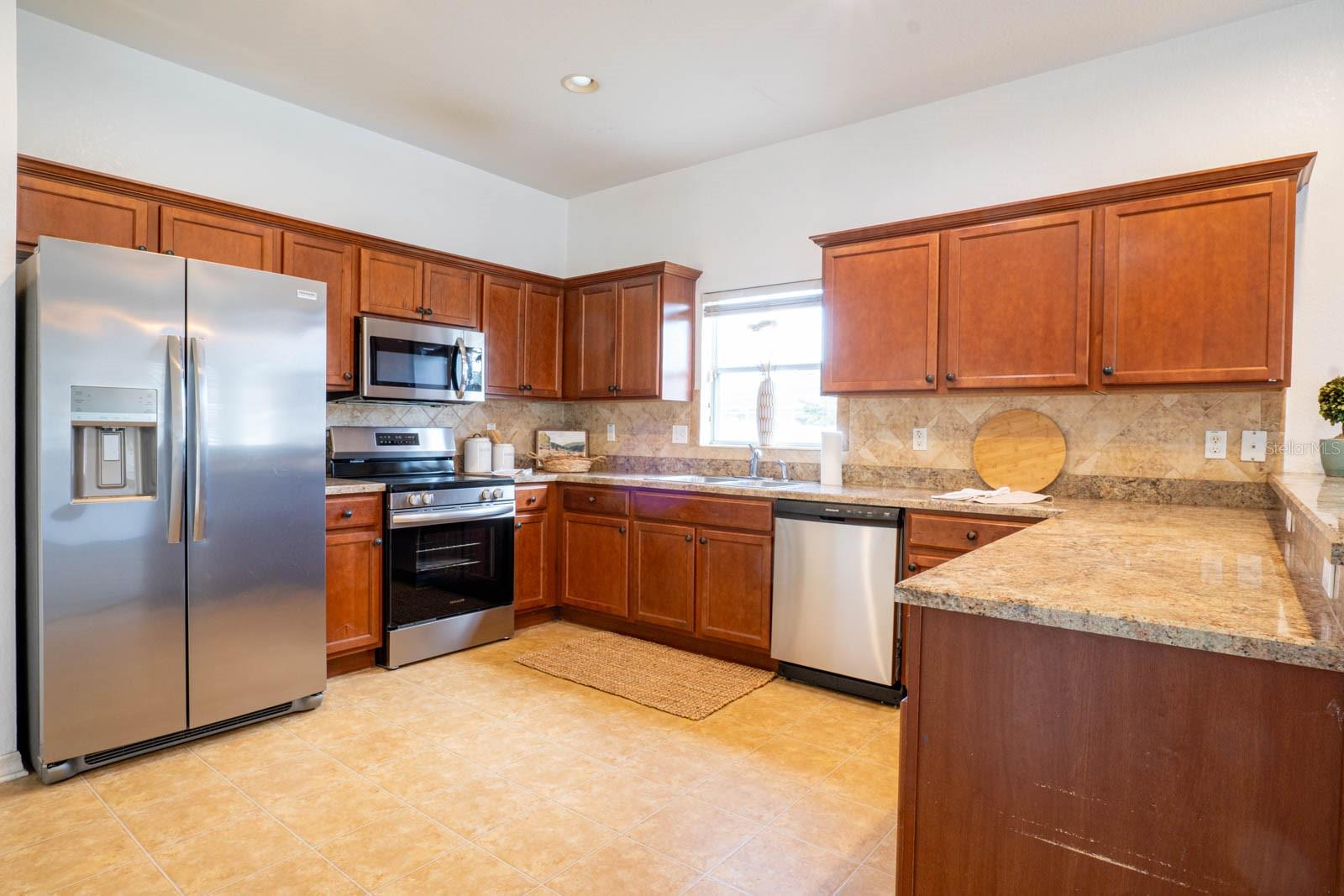 2870 STONEWOOD CIR