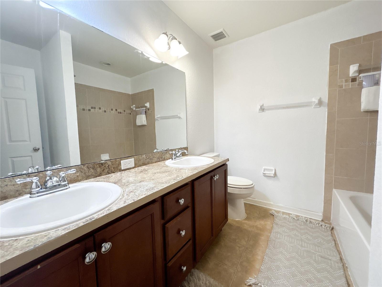 2870 STONEWOOD CIR