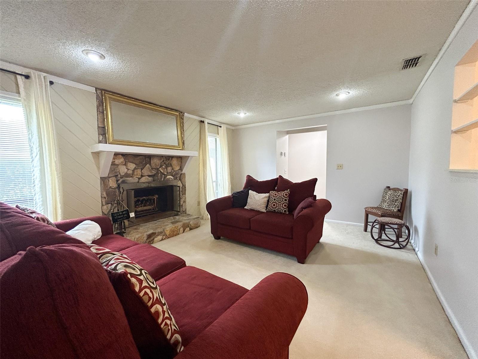 4215 OLD COLONY RD