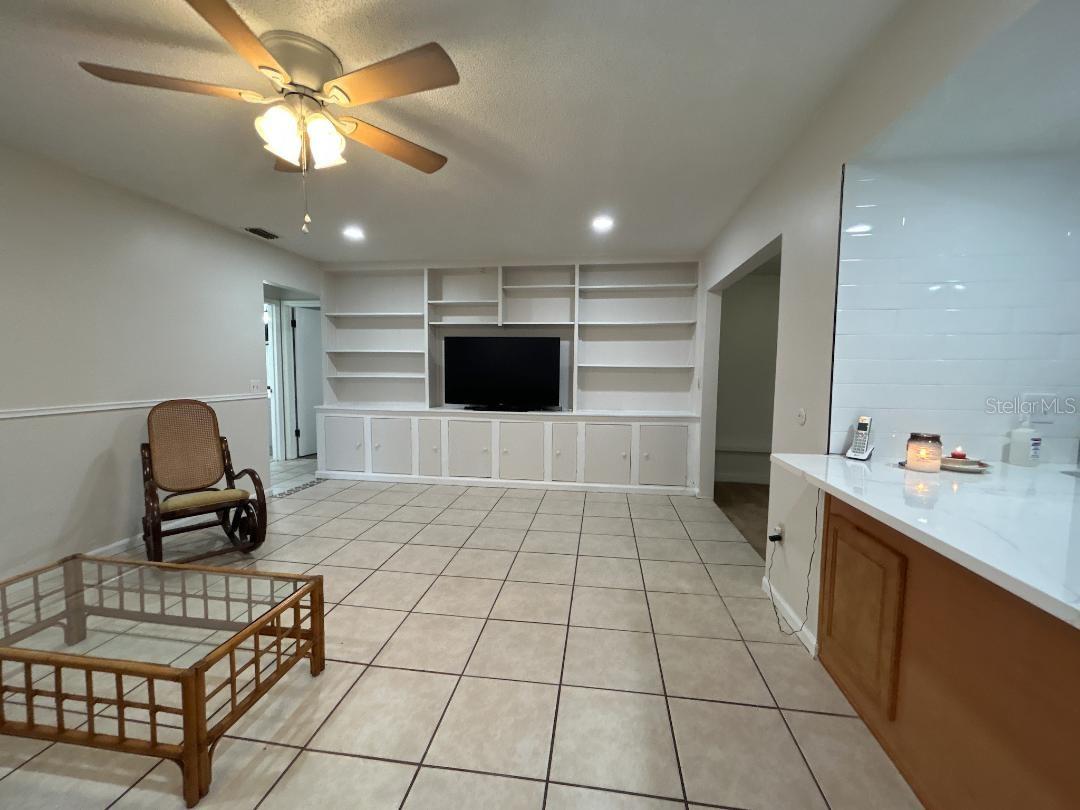 4215 OLD COLONY RD