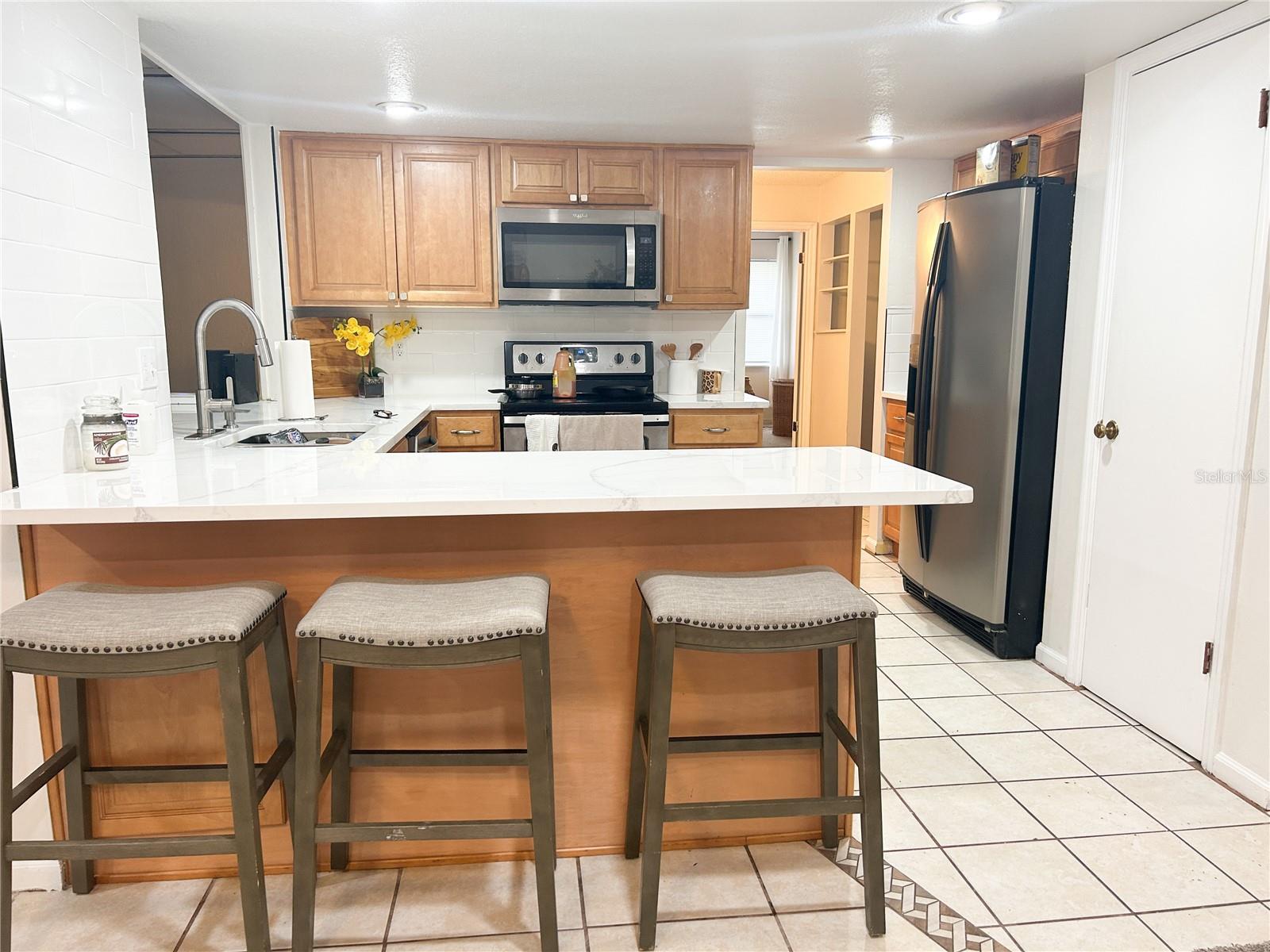 4215 OLD COLONY RD