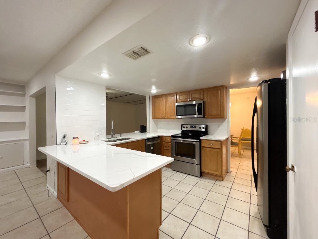 4215 OLD COLONY RD