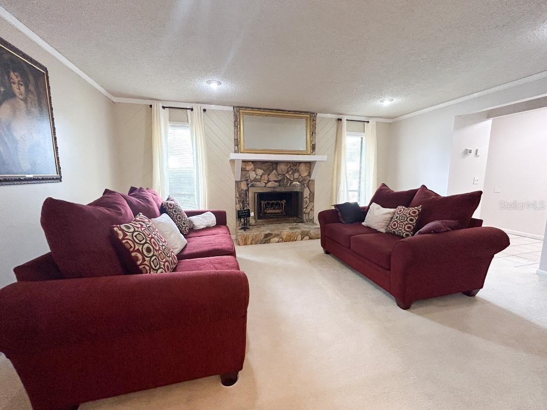 4215 OLD COLONY RD