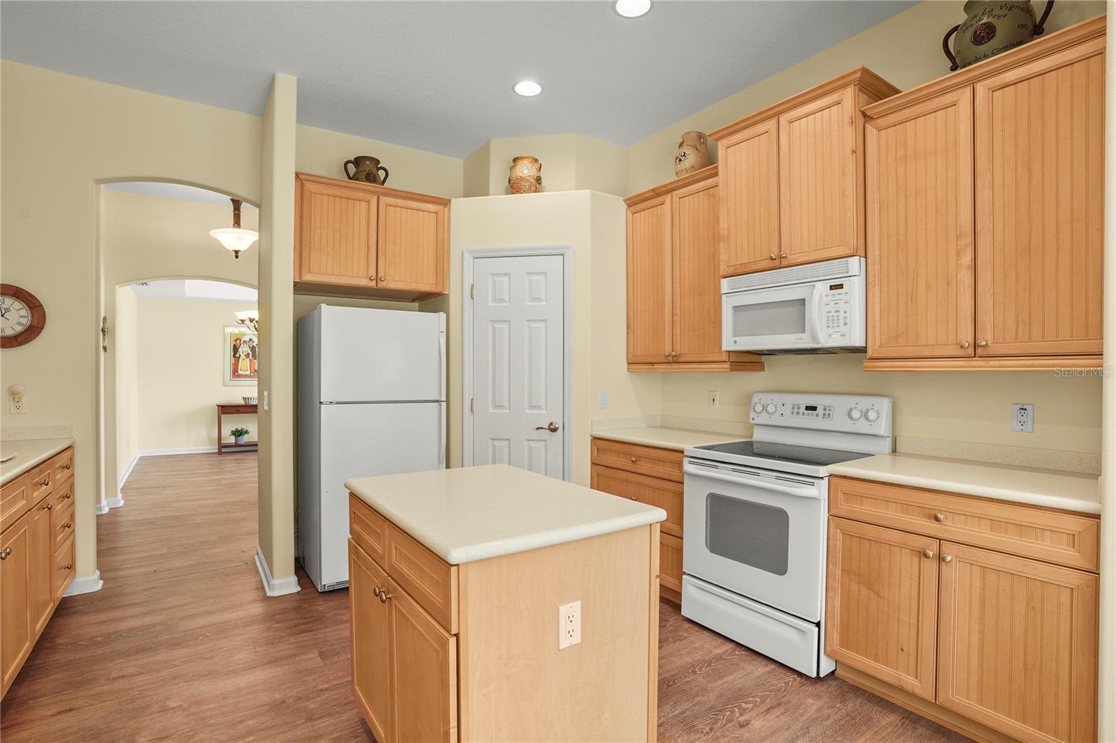 340 NIBLICK CIR