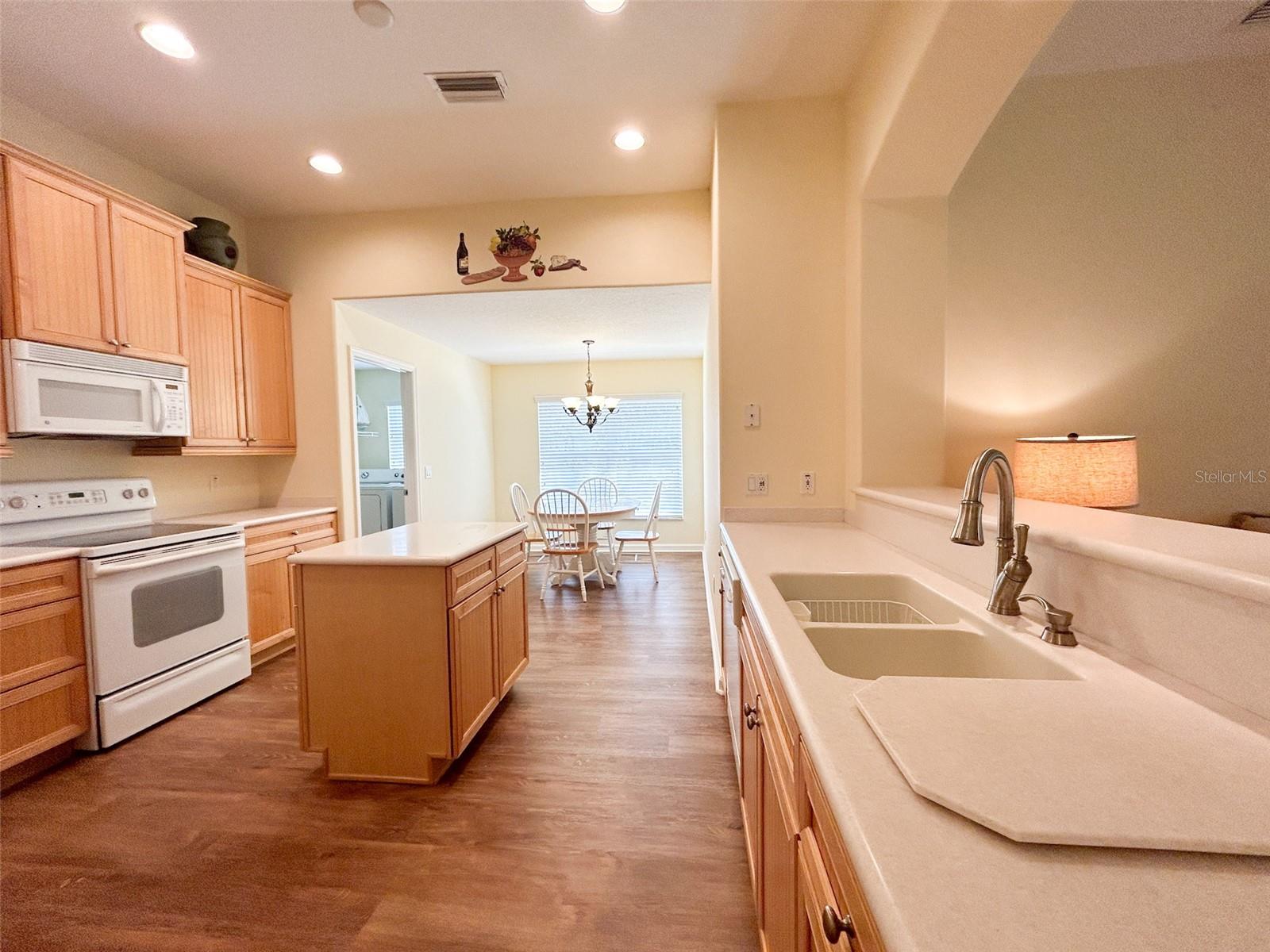 340 NIBLICK CIR