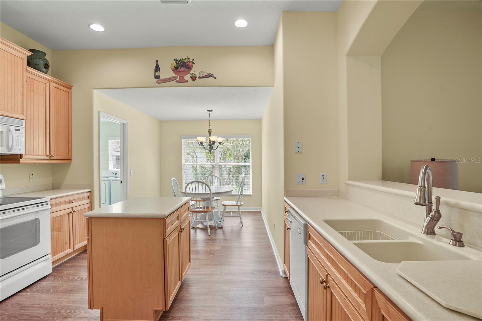 340 NIBLICK CIR