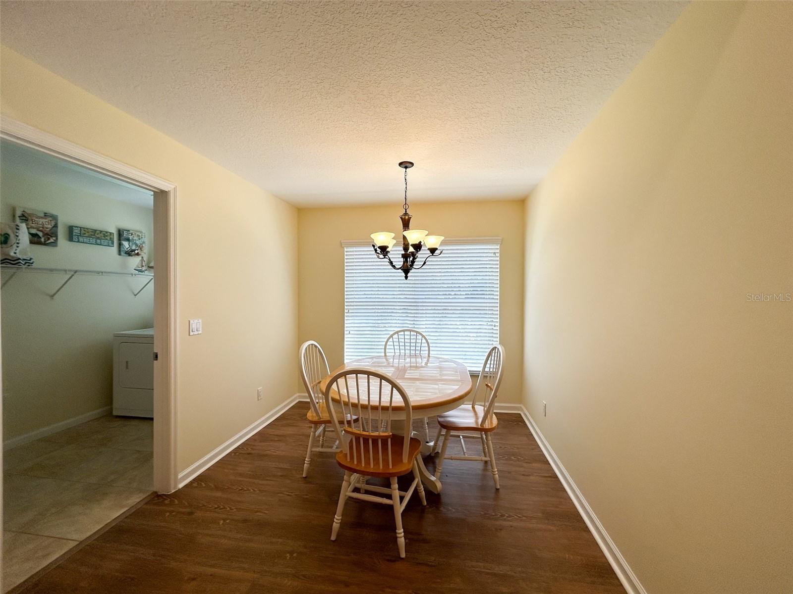 340 NIBLICK CIR