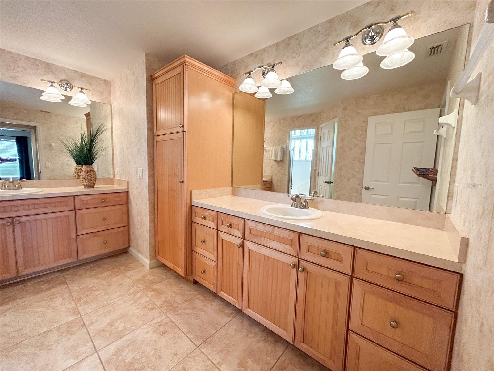 340 NIBLICK CIR