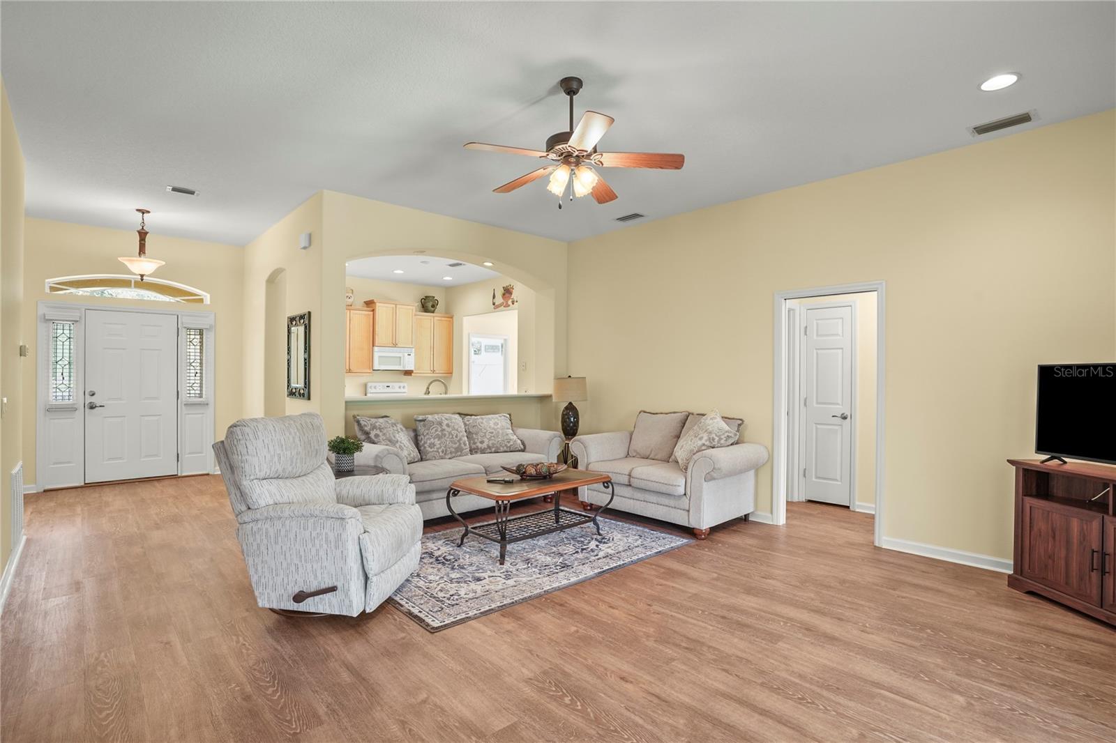 340 NIBLICK CIR