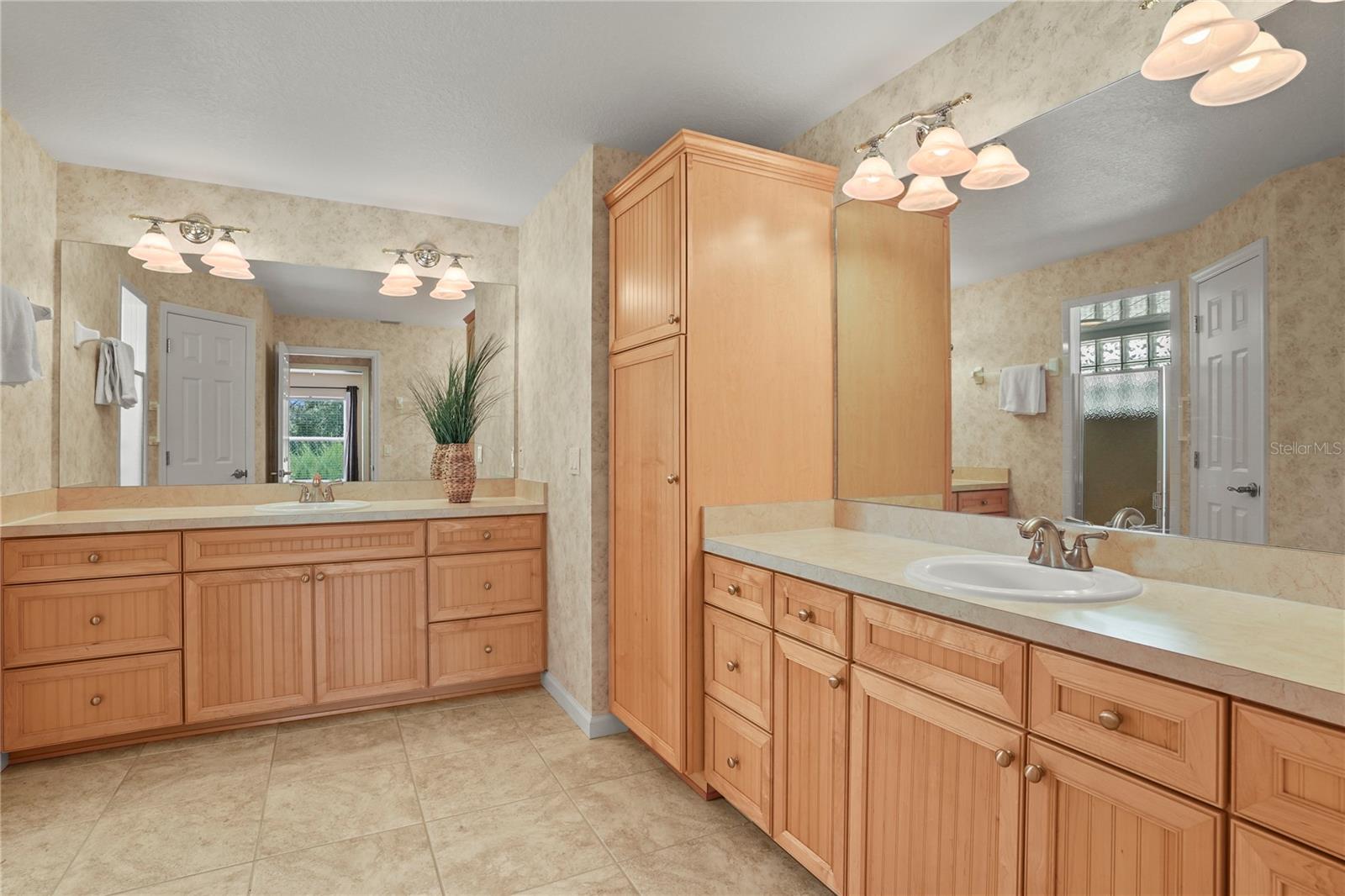 340 NIBLICK CIR