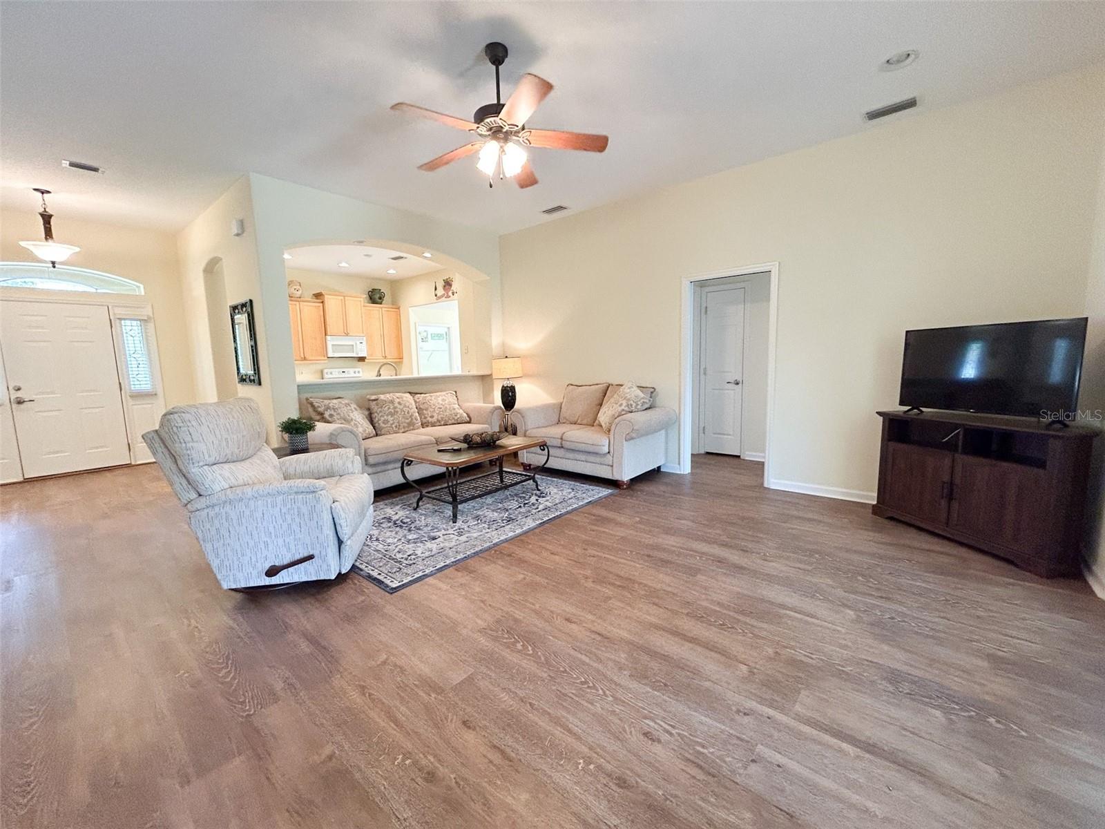 340 NIBLICK CIR