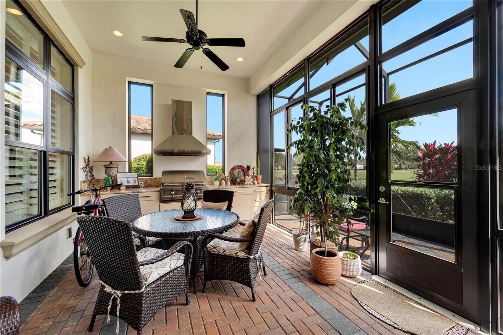 3000 SANCTUARY CIR