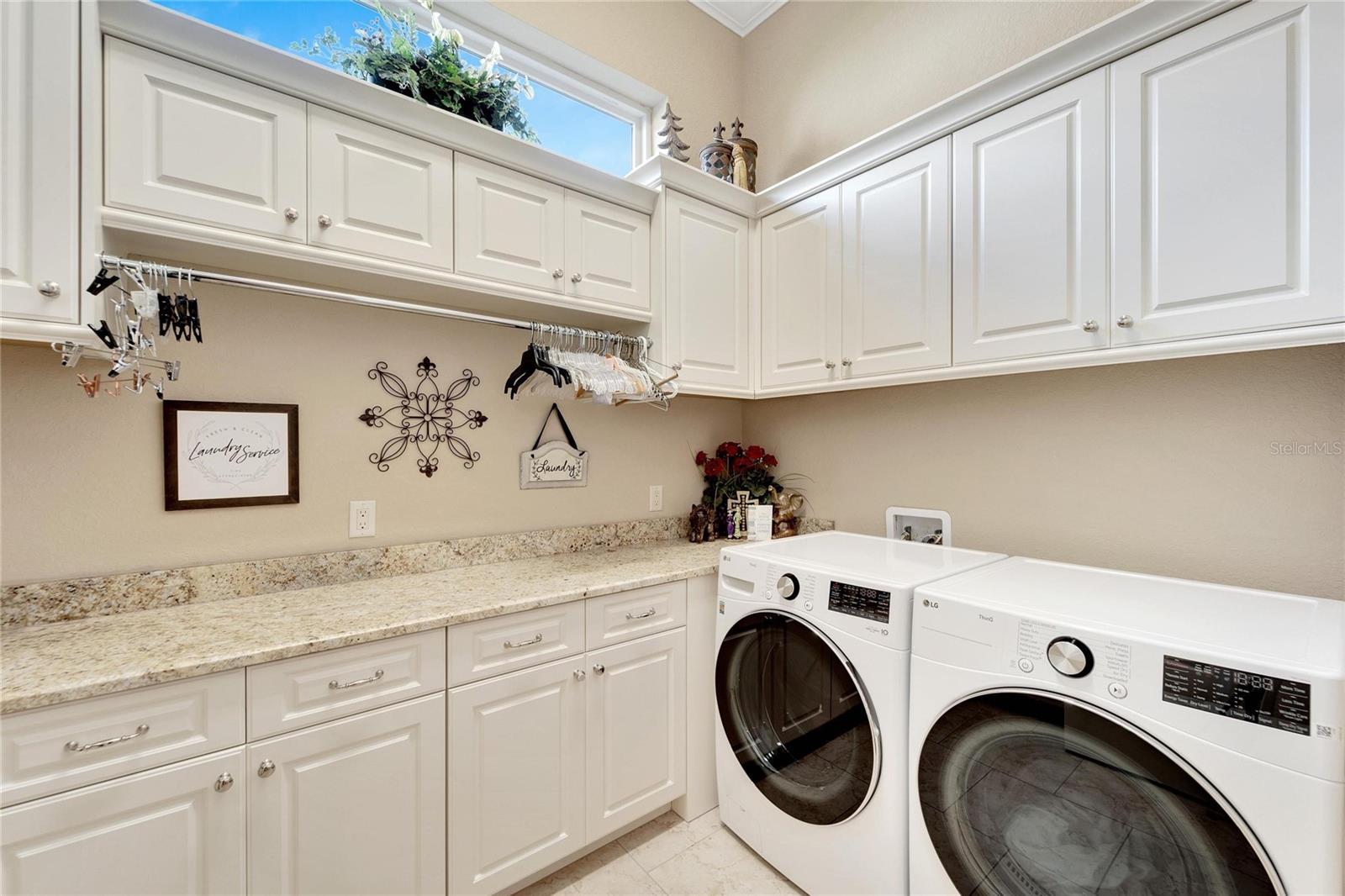 3000 SANCTUARY CIR