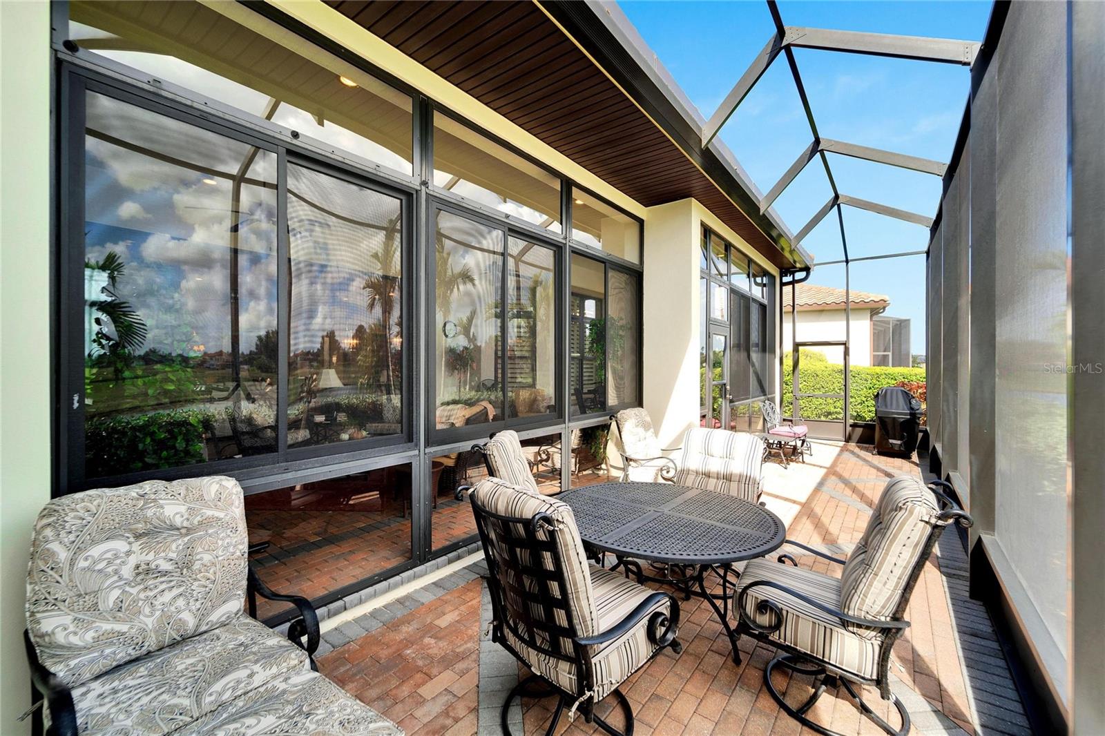 3000 SANCTUARY CIR