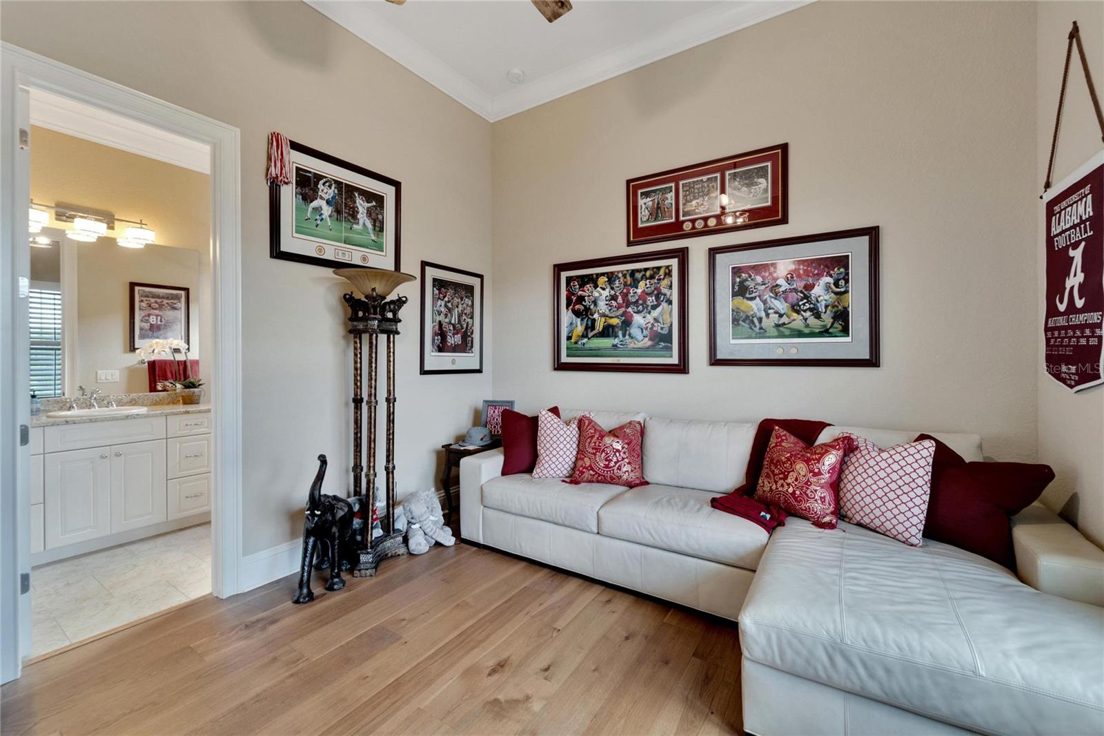 3000 SANCTUARY CIR