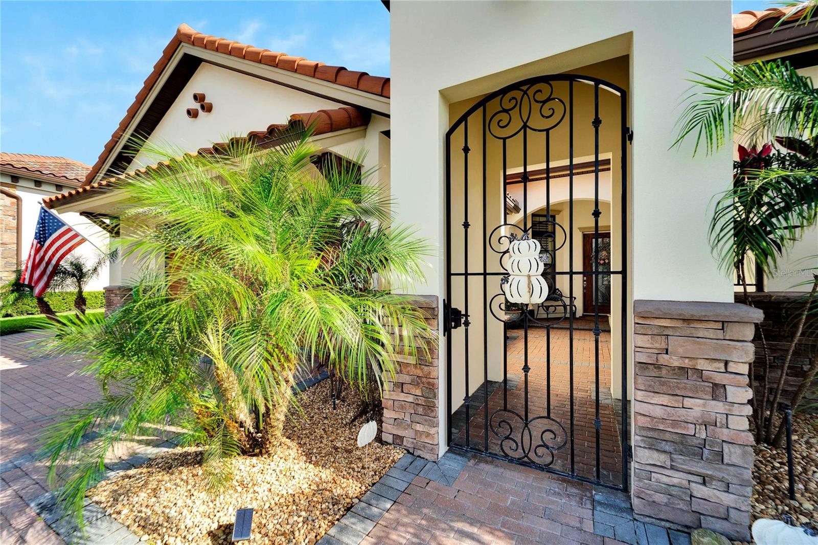 3000 SANCTUARY CIR
