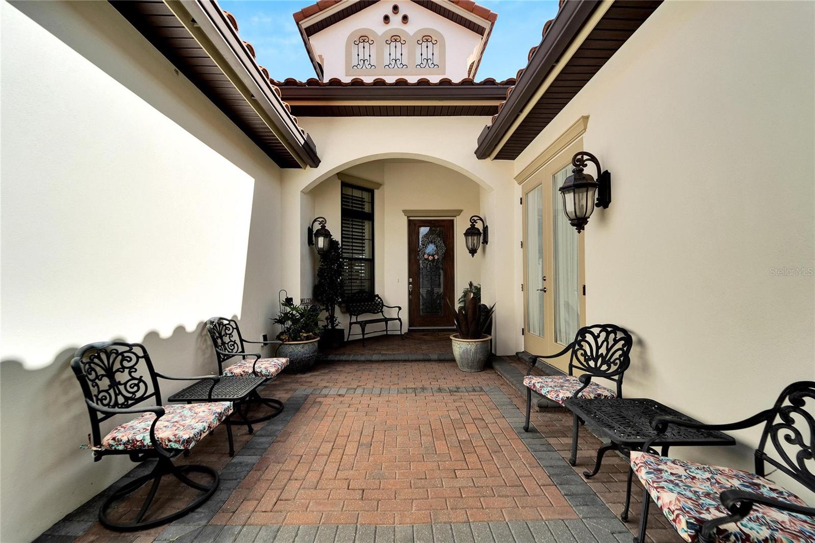 3000 SANCTUARY CIR