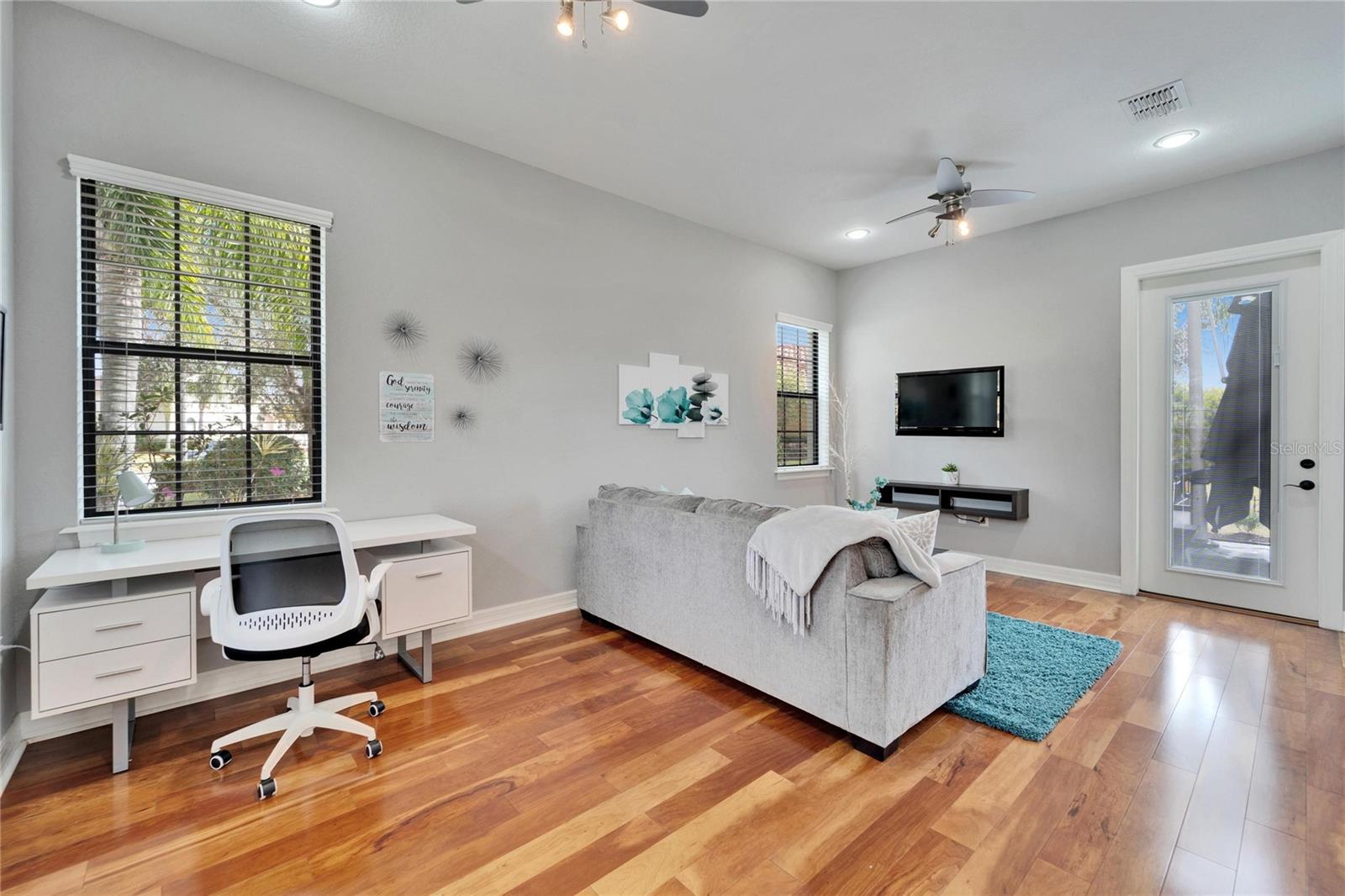 1934 HERITAGE LAKES BLVD